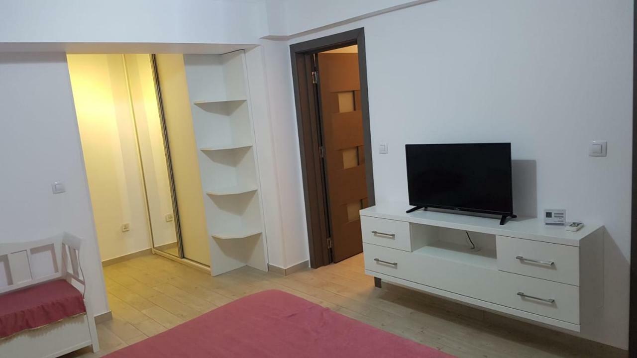 Tina Apartament 2 Craiova Kültér fotó